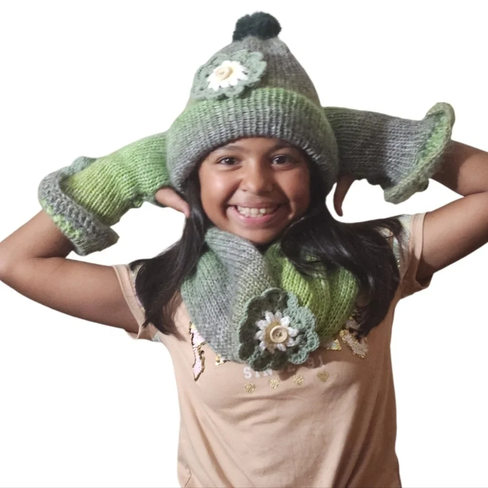 Hand Crafted Crochet Winter 3pc Set Green Ombré Beanie Scarf gloves wool floral